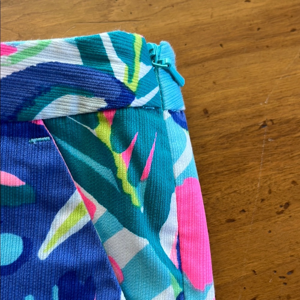 Lilly Pulitzer Women's Scalloped Shorts - Picture 3 of 5